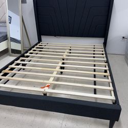 Charcoal Queen Platform Bed