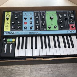 Synthesizer Moog