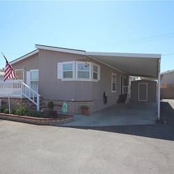Mobile Home For Sale in Huntington Beach