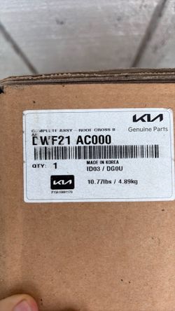 KIA roof Cross Brand New in Box