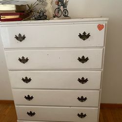 Vintage dresser