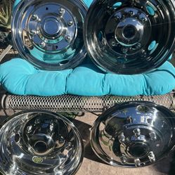 RV Chrome Hubcaps Brand New And Polished
