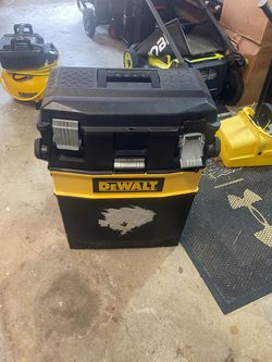 DeWalt Rolling Tool Box
