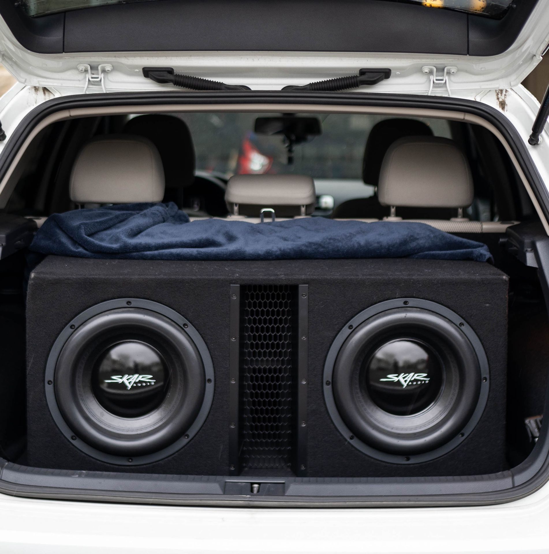 Dual 12" 5,000 Watt EVL Series Complete Subwoofer Package with Vented Enclosure and Amplifier + Kicker OFC Wiring