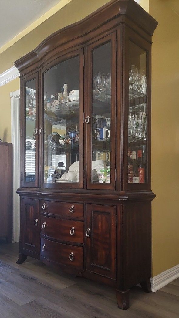 China  Cabinet