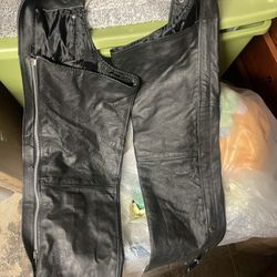 Medium Leather Chaps… Great Condition!