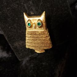 1960's Avon ornate gold-tone Owl perfume/locket Brooch w/ rhinestone eyes-ln