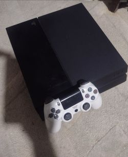 PS4 slim 500 GB price is firm $80 good condition