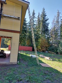 Warner 28ft Aluminum Ladder