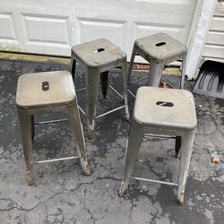 Backless Metal Barstools, Modern Industrial Light Weight Stackable Counter Height Bar Stools Set of 4
