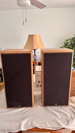 JBL 2800 Speakers Beautiful Oak Finish USA Tested Clean Nice