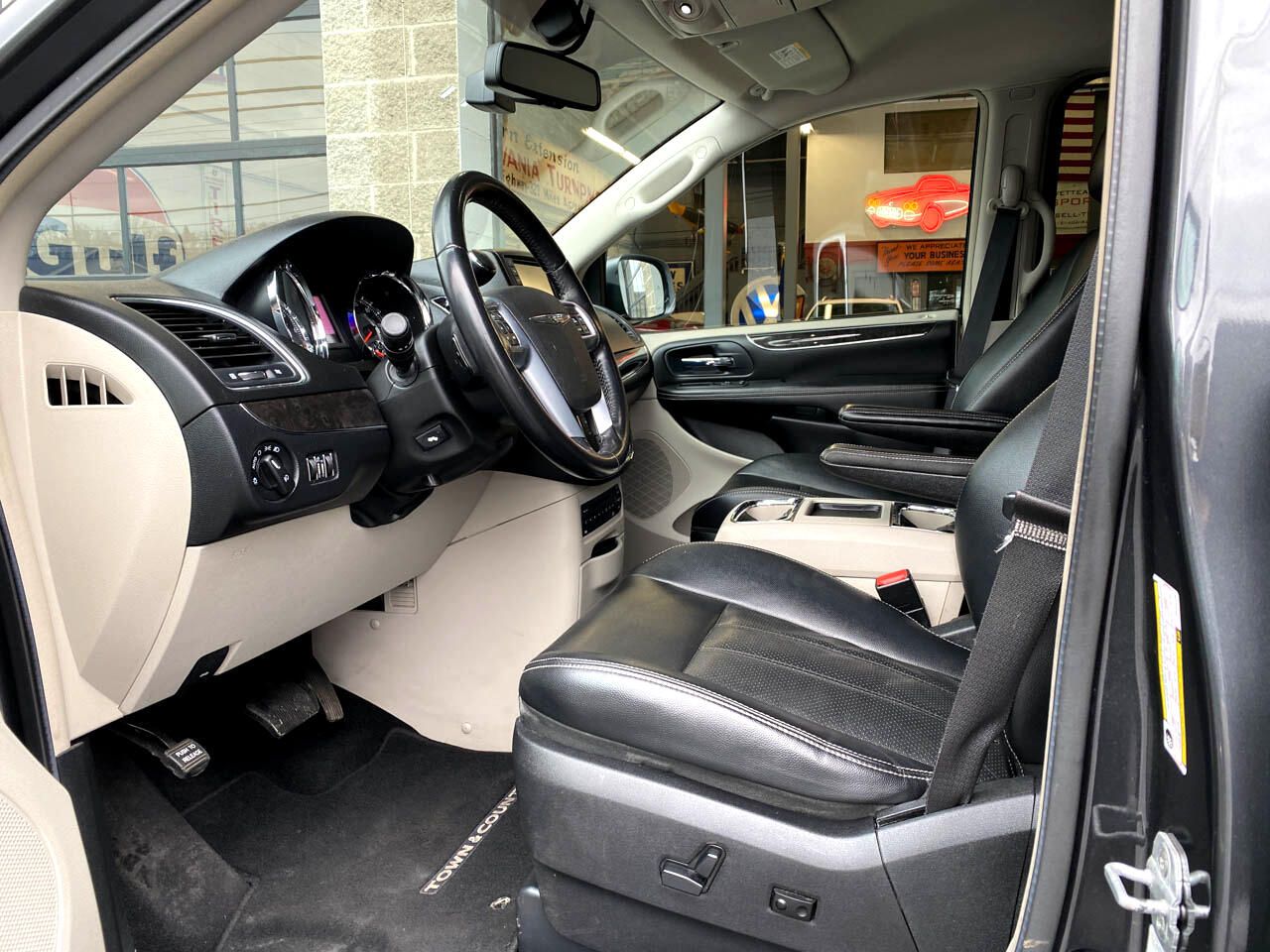 2012 Chrysler Town & Country