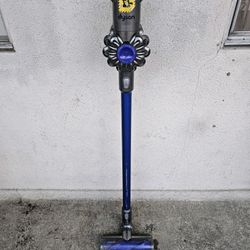 Blue/Purple Dyson Wireless Vacuum