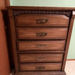 Dresser 