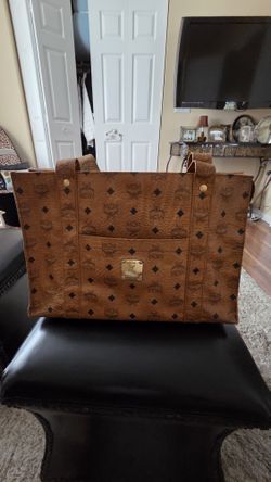 MCM's VISETOS LEATHER VINTAGE SHOULDER TOTE BAG BROWN COLOR