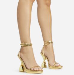 GOLD HEELS