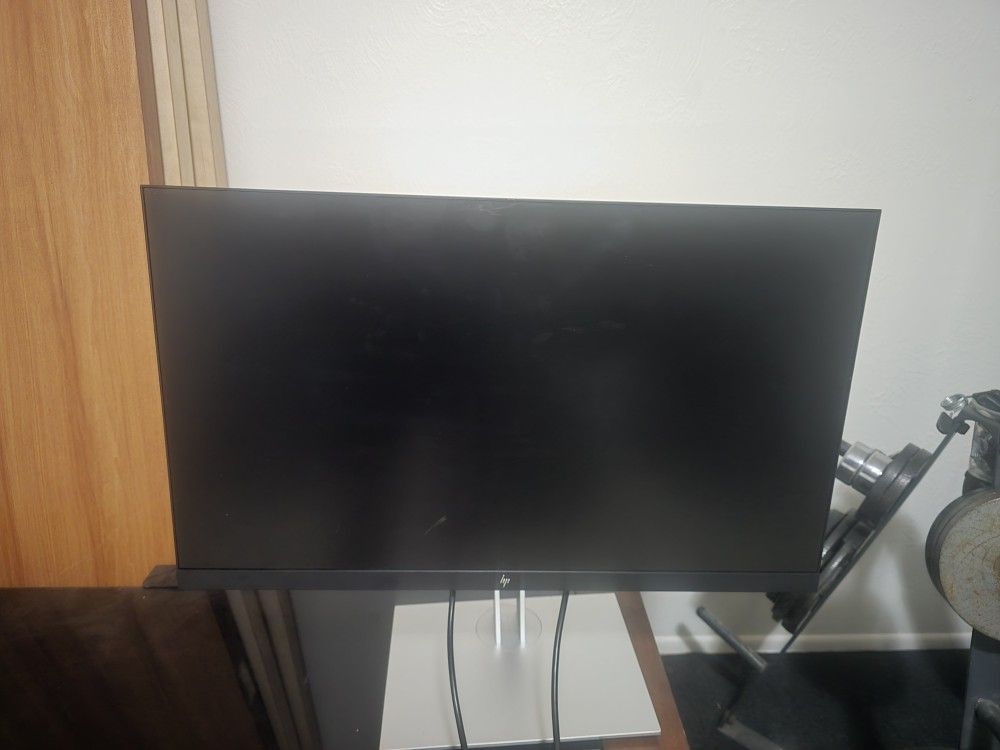 HP E27 G4 27" Monitor