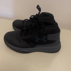 Under Armour Boys Kids Ankle High Athletic Black Shoes Size 12K