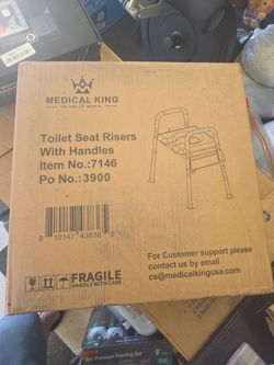 Toilet Seat Riser NIB..Amazon $50