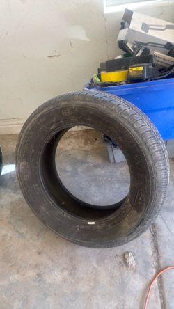 2 tires  275/60/20 general