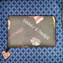 Dooney & Bourke Medium Zip Around Wallet
