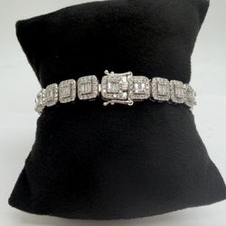 LADYS BRACELET 10K WHITE GOLD WITH DIAMONDS