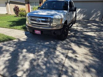 2013–2014 model years Trim & Fog Lights: front bumper