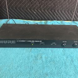 Shure L4 Wireless Microphone System