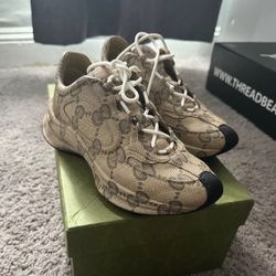 Womens Gucci Sneakers 