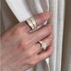 Gentle temperament milky white flower pearl