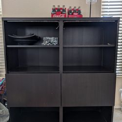 Display Shelf With 2 Cabinets And Lighting