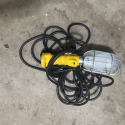 Metal Shield Incandescent Utility Light with 18-Gauge Cord