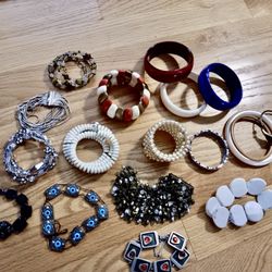 Vintage Jewelry.  Group of 18 Bangle and other Bracelets