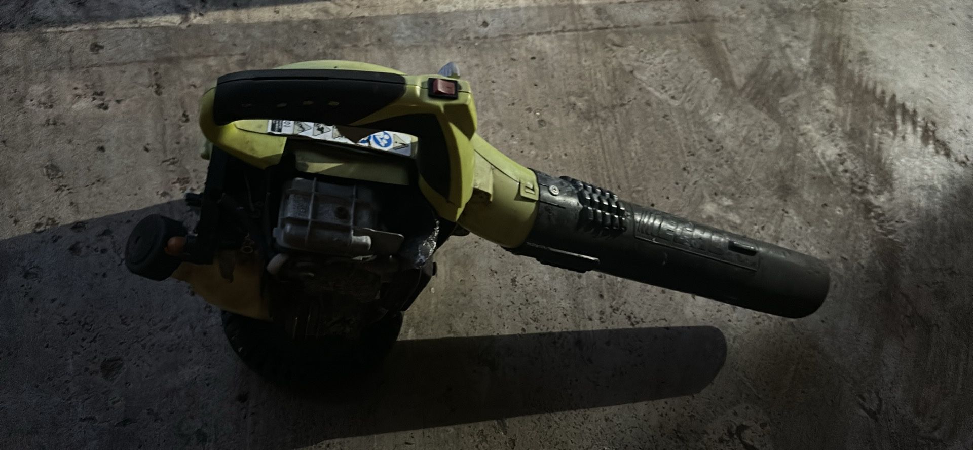 Leaf Blower