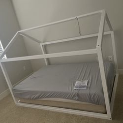 Full Size House bed