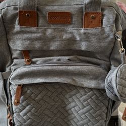 Good Mum Diaper Bag With Changing Section/ USB Port