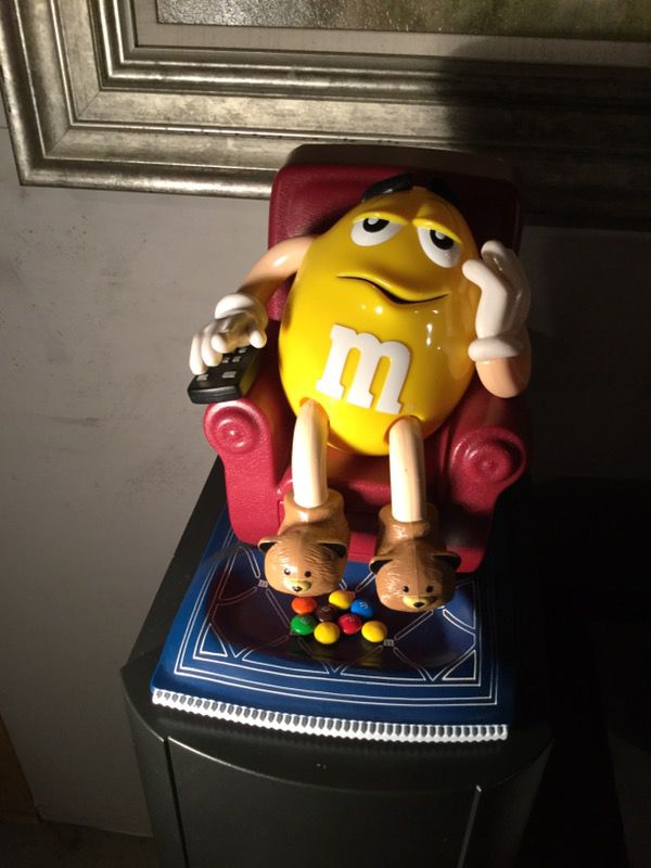 Holiday Red M&M Candy Dispenser for Sale in Grays Harbor County, WA -  OfferUp
