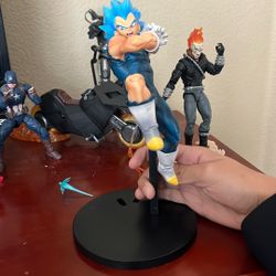 Vegeta Statue