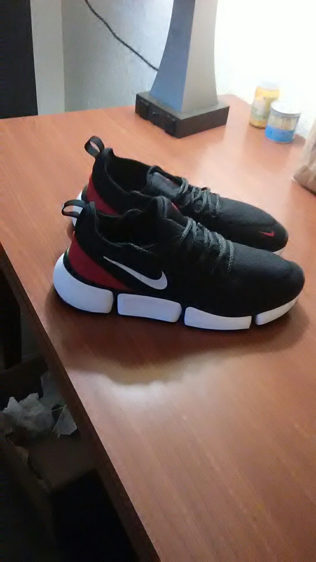 Nike 9.5 Mens