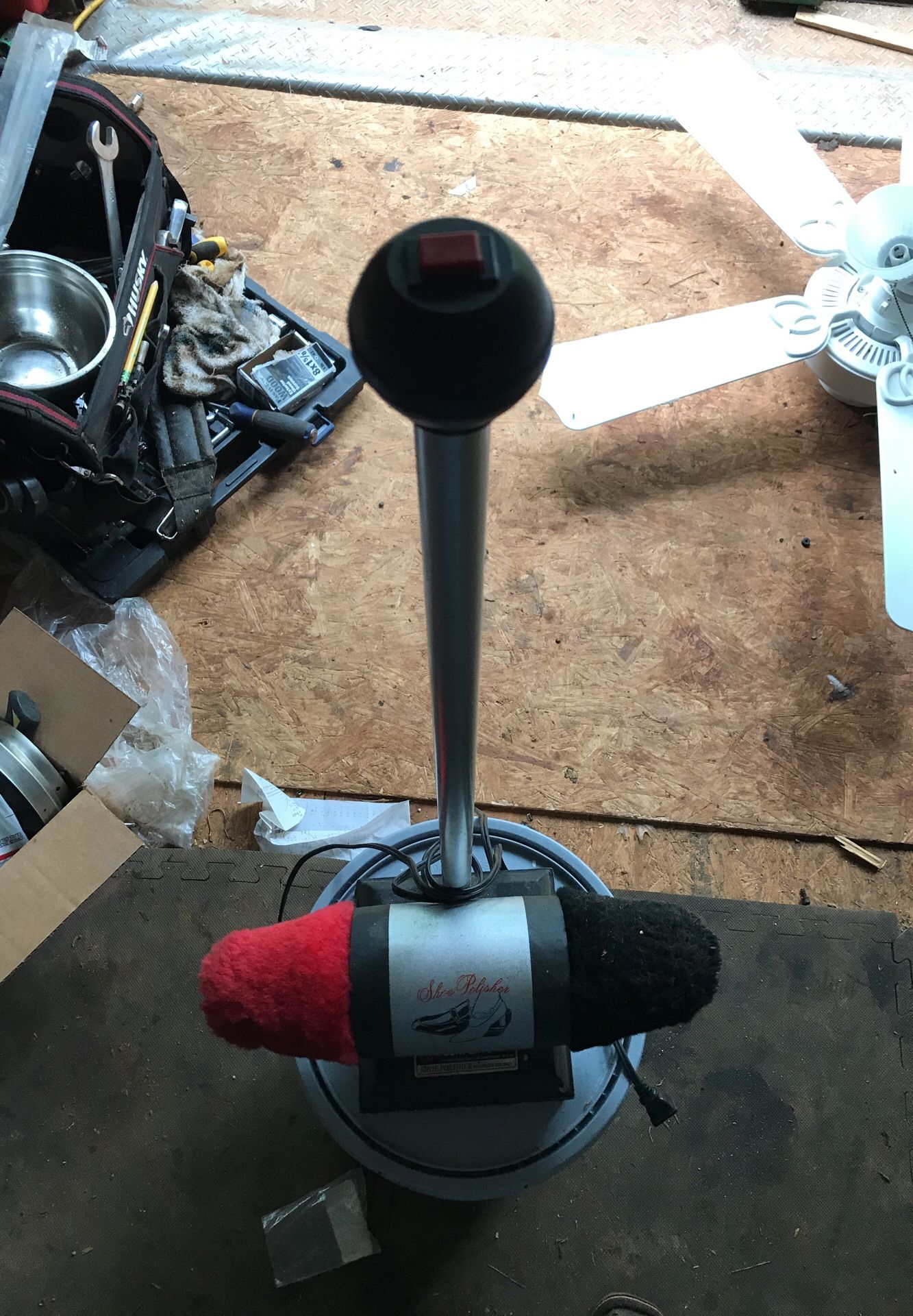 Shoe or boot polisher