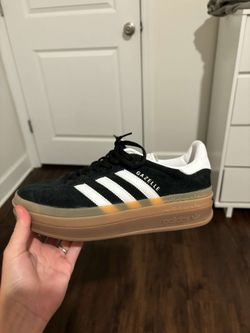 Adidas gazelles size 7