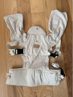 Tushbaby Carrier - Beige