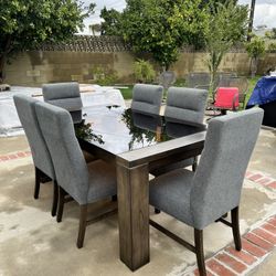 Dinning Table 
