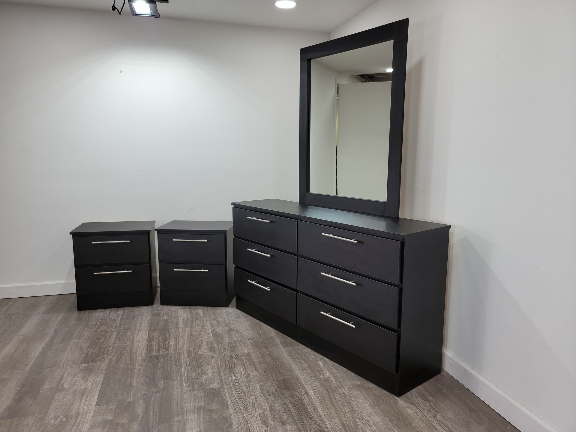 ✨BLACK DRESSER WITH MIRROR AND NIGHTSTANDS