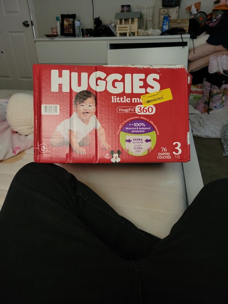 Brand New Huggies Size 3 76 Count