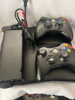 Microsoft Xbox 360 S 4GB Console Black w/ 2 Controllers