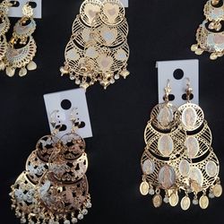 Lindos aretes de oro Laminado 🥰🥰🥰