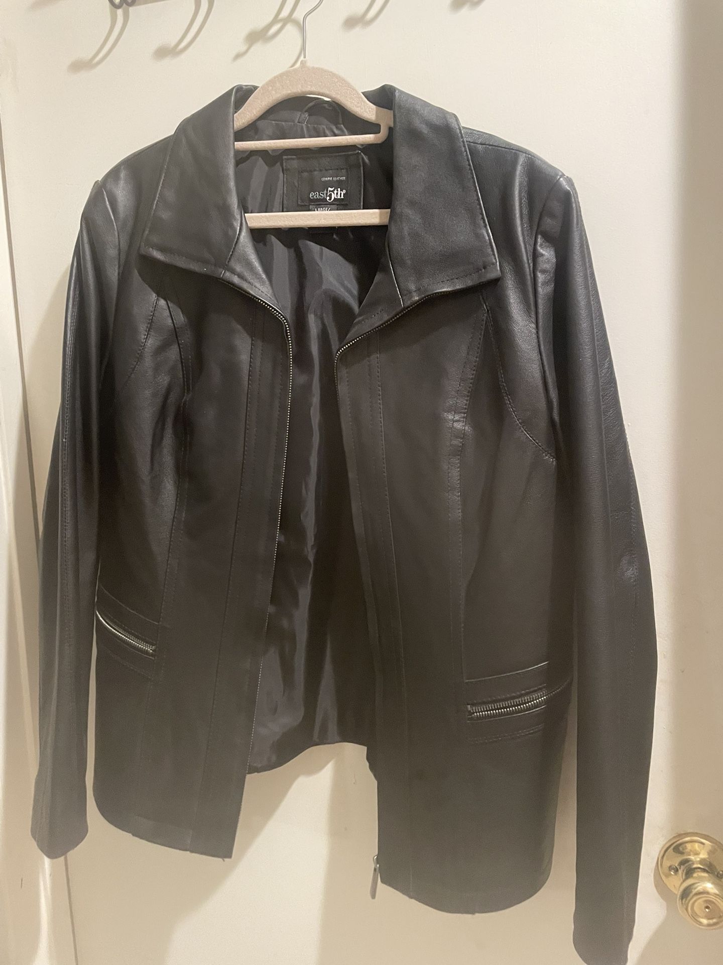 Women’s leather jacket