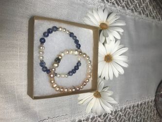 Freshwater pearl and sodalite bracelet s. Size 7 inches