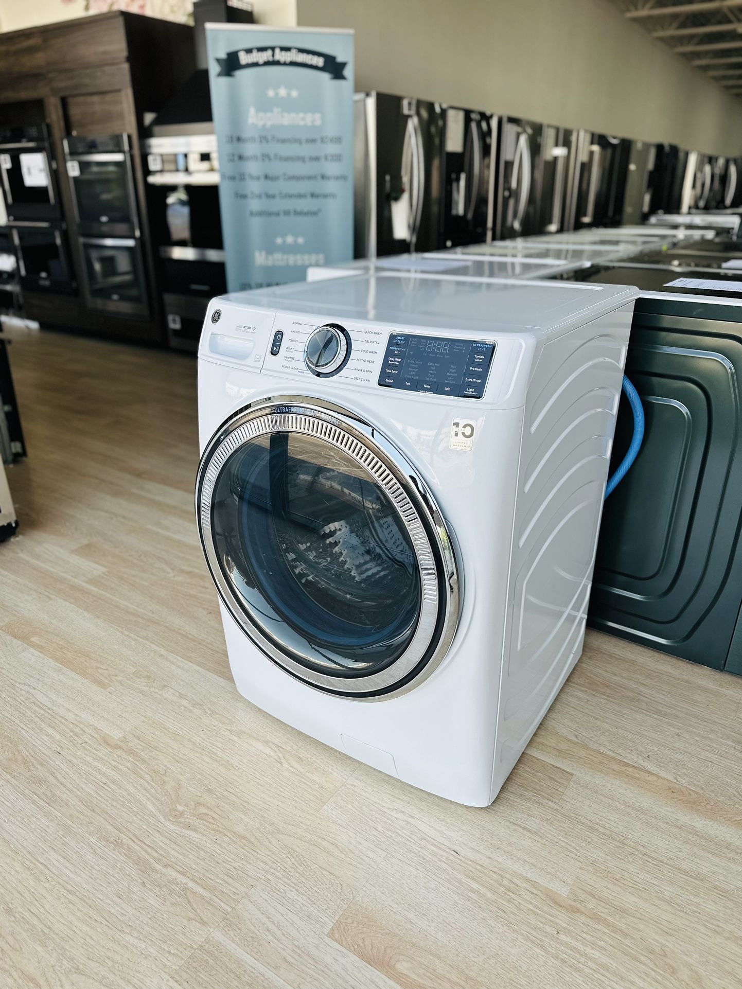 GE UltraFresh Vent System 4.8-cu ft Stackable Steam Cycle Smart Front-Load Washer GFW650SSNWW